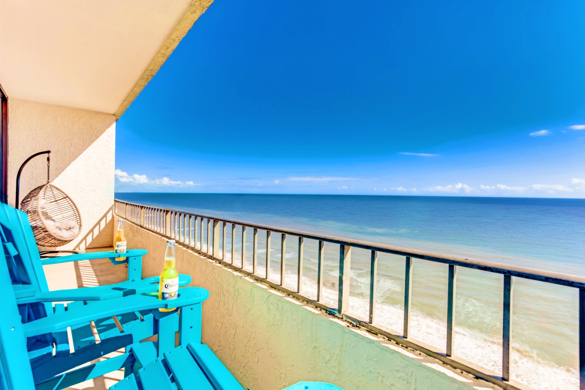 Ocean Reef 1703 balcony furniture